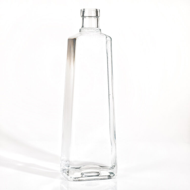 700ML650g Classic Vodka Bottle