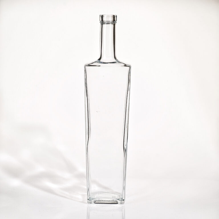 750ML680g Square Glass Bottle Is Grand And Luxurious
