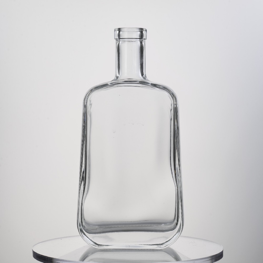 750ML850g Square Glass Bottle Is Grand And Luxurious