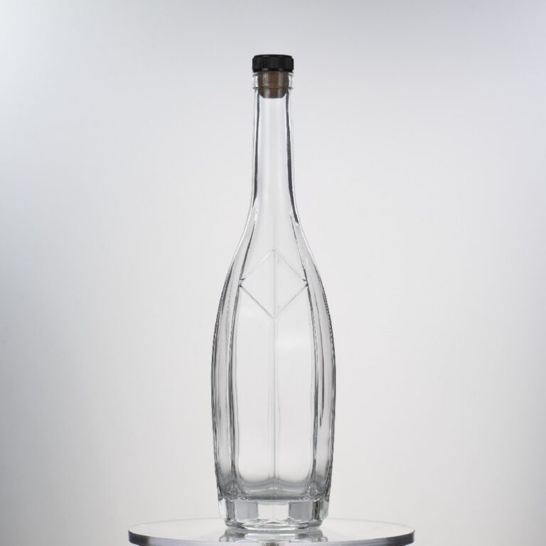 700ML 680g Wholesale Fashion Glass Bottle For Liquor