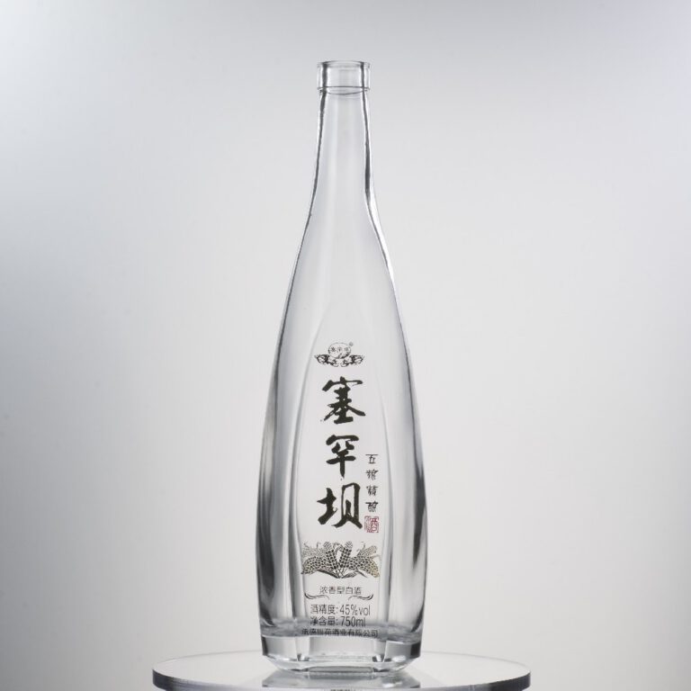 700ML 680g OEM/ODM Different Sizes Glass Bottle For Vodka