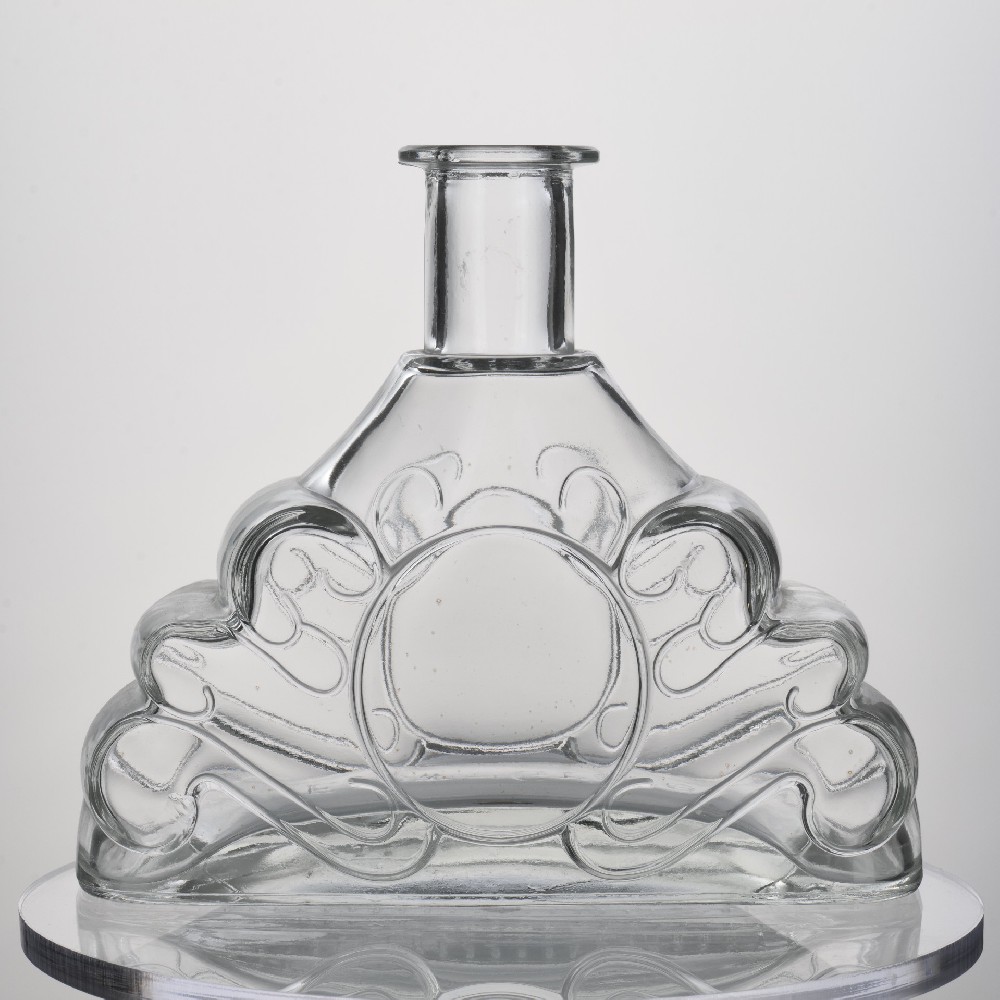 700ML 900g OEM/ODM Different Sizes Glass Bottle For Vodka